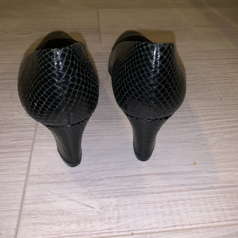 Heels - Picture 4 of 5
